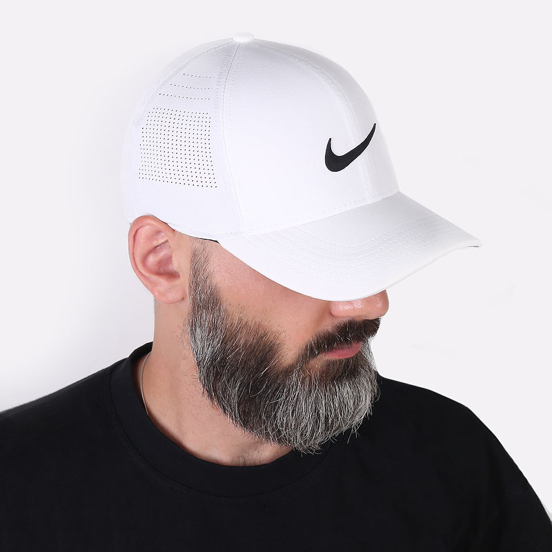 мужская белая кепка Nike AeroBill Classic99 BV1073-101 - цена, описание, фото 1